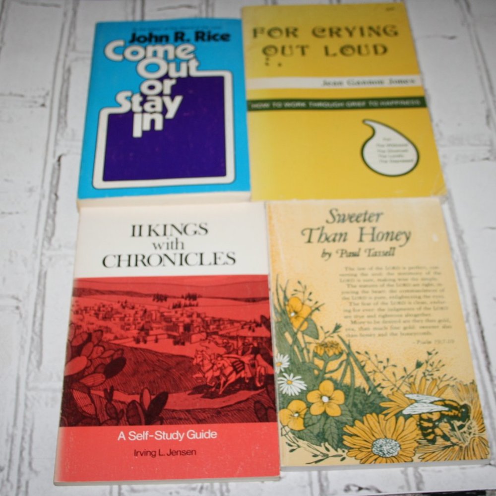 📚 Vintage Christian Book Bundle · Lot of 4 Paperbacks (Bb)